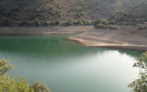 Embalses González Lacasa y Pajares en La Rioja con sistemas de emergencia